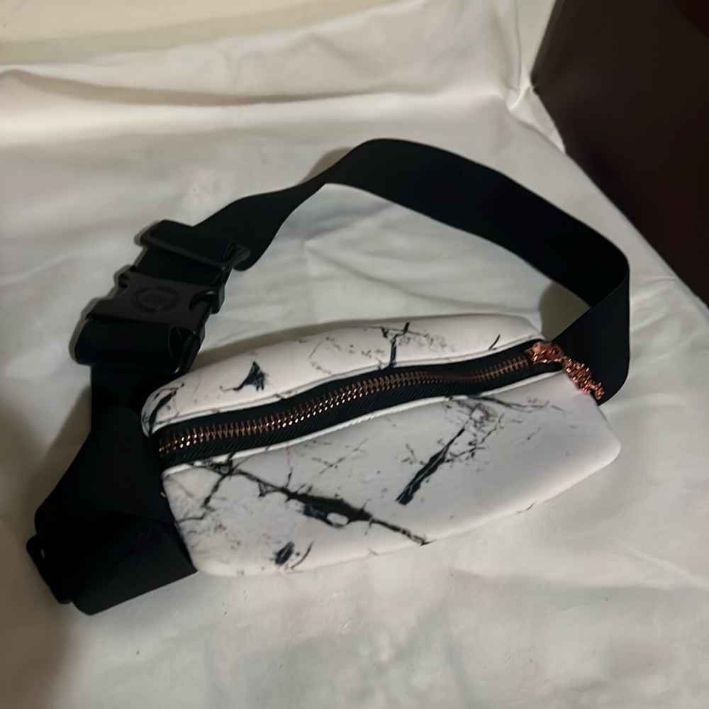 Abstract Oak And Reed Fanny Pack